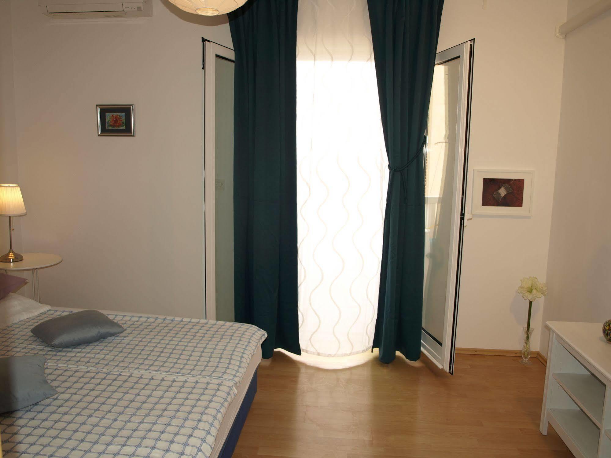 Issa Apartment